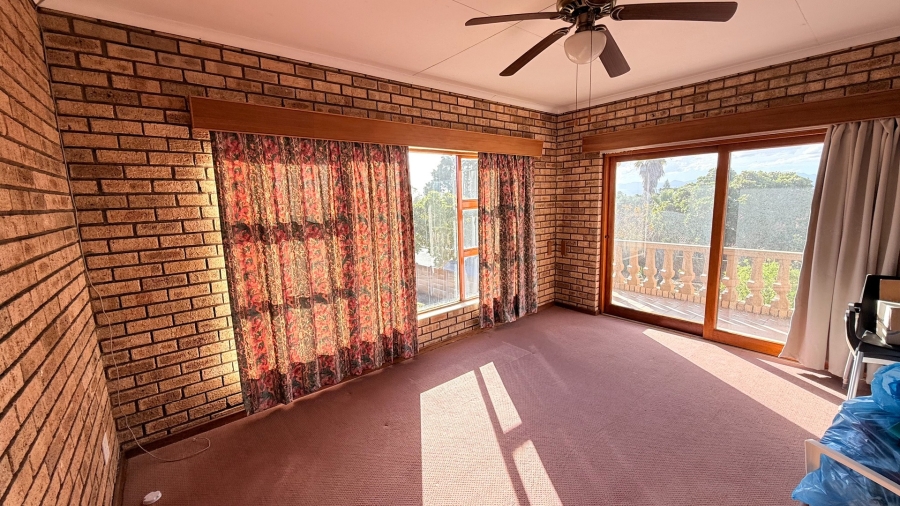 To Let 3 Bedroom Property for Rent in Heiderand Western Cape